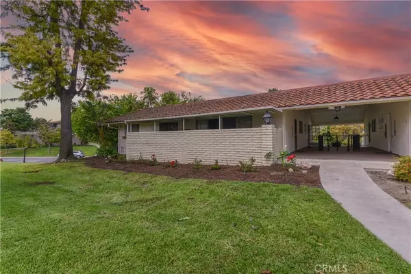 Laguna Woods, CA 92637,2324 Via Puerta #Q