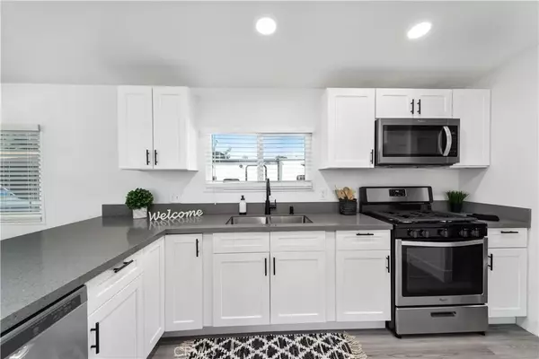 Lake Elsinore, CA 92530,33061 Danny Lane