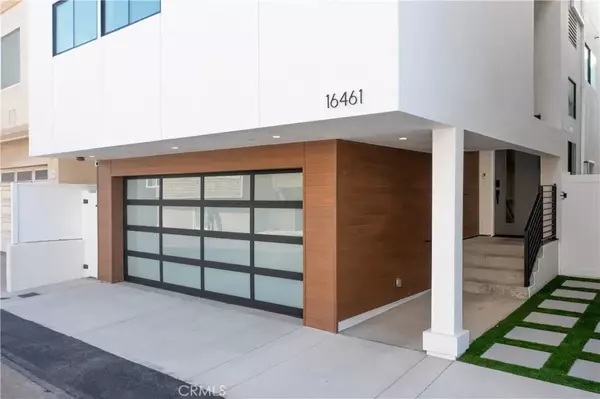 Sunset Beach, CA 90742,16461 24th St #101