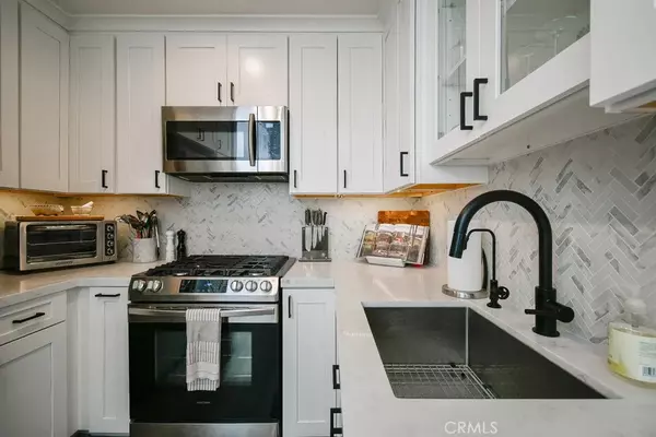 2911 S Fairview, Santa Ana, CA 92704