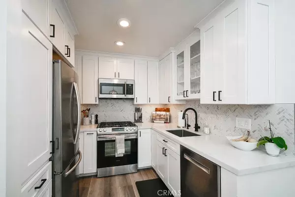 Santa Ana, CA 92704,2911 S Fairview