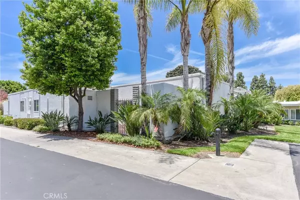Laguna Woods, CA 92637,2281 Via Mariposa West #A