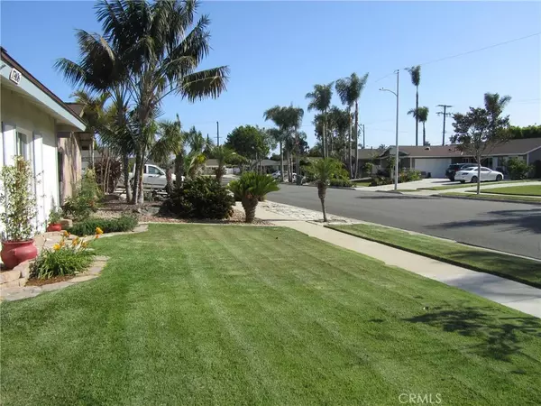 Fountain Valley, CA 92708,17406 Oak Street