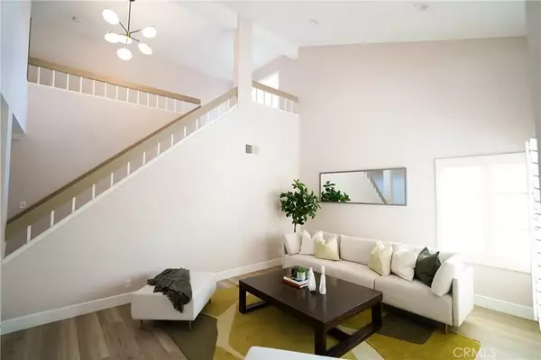 Irvine, CA 92620,9 Castillo