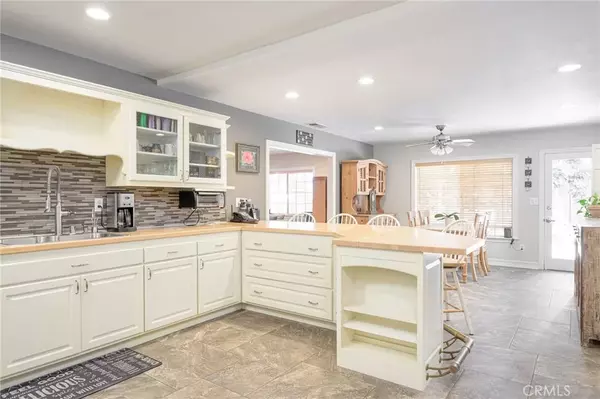 Newhall, CA 91321,23123 Wildwood Road