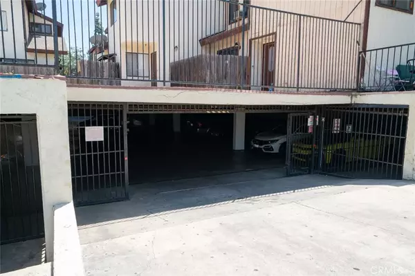 Santa Ana, CA 92701,520 E Walnut Street