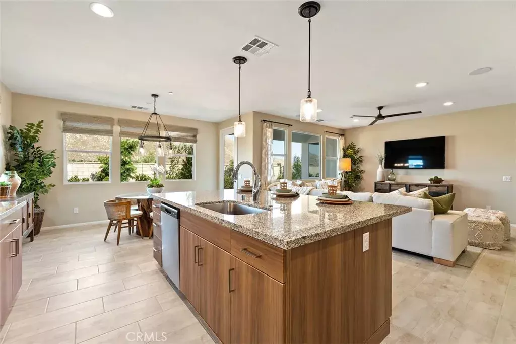 Hemet, CA 92545,5473 Viewstone Court