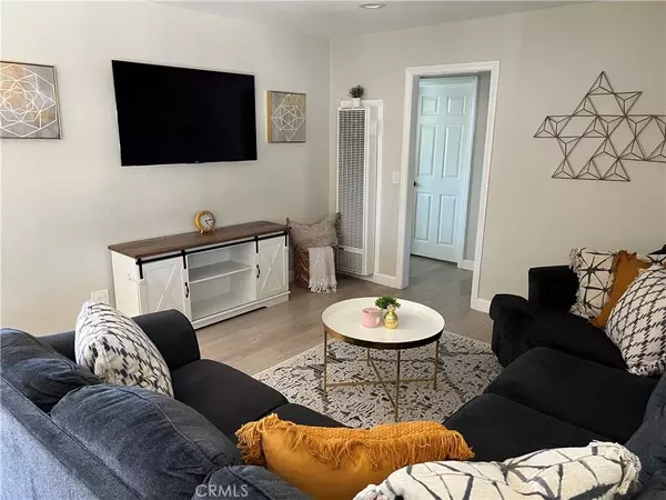 Anaheim, CA 92805,1716 E Broadway