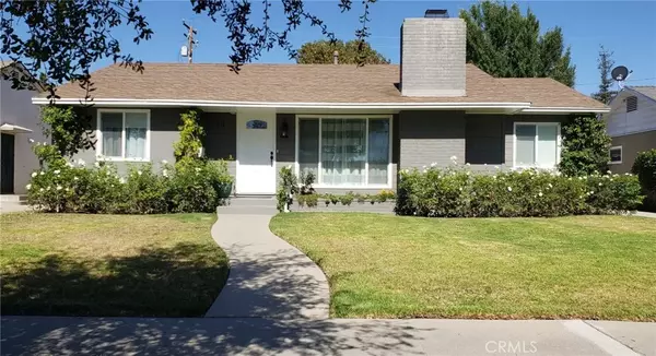 915 Westwood Avenue North, Santa Ana, CA 92703