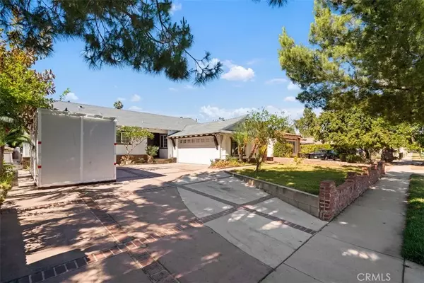 16051 Knapp Street, North Hills, CA 91343