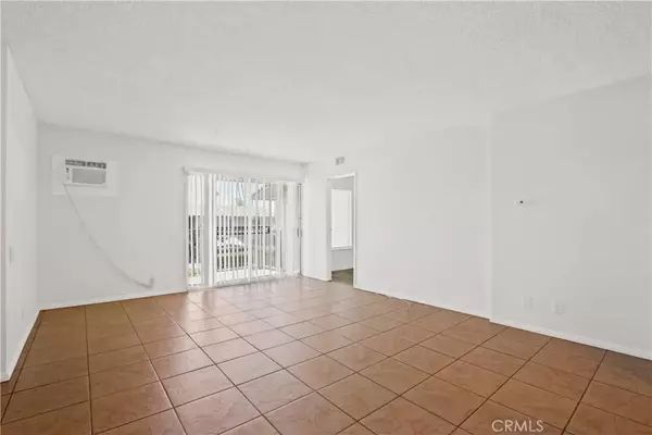 1860 W Glenoaks Avenue #L, Anaheim, CA 92801