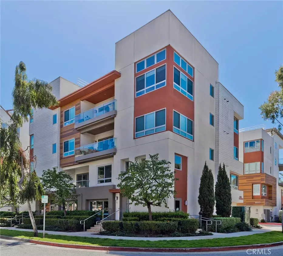 Playa Vista, CA 90094,12642 Sandhill Lane #1