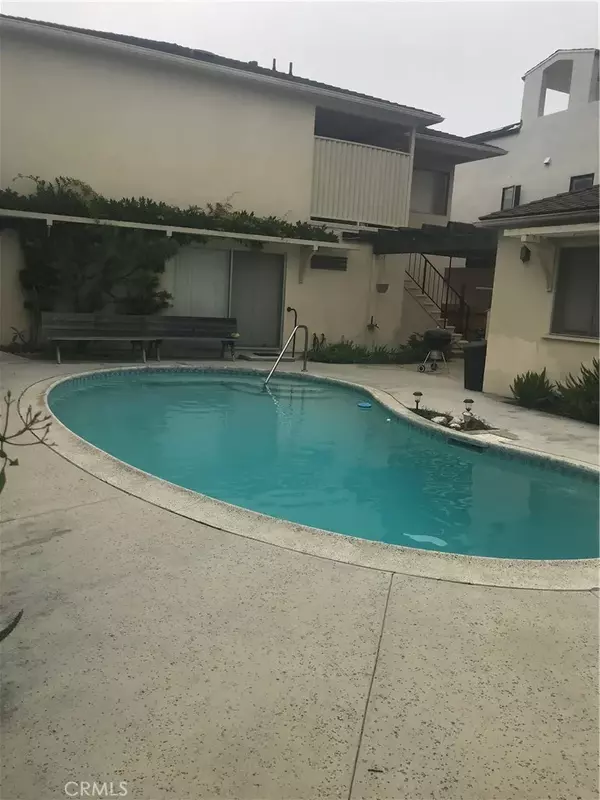 Corona Del Mar, CA 92625,516 Acacia Avenue