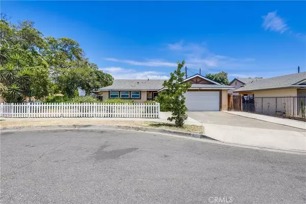 2015 S Fairview Street, Santa Ana, CA 92704