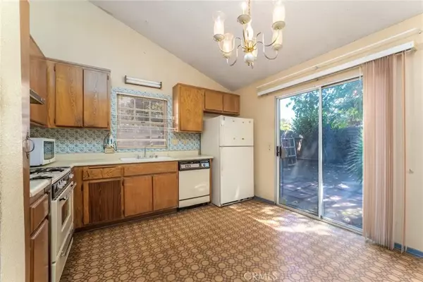 Colton, CA 92324,1032 Oak Glen Lane