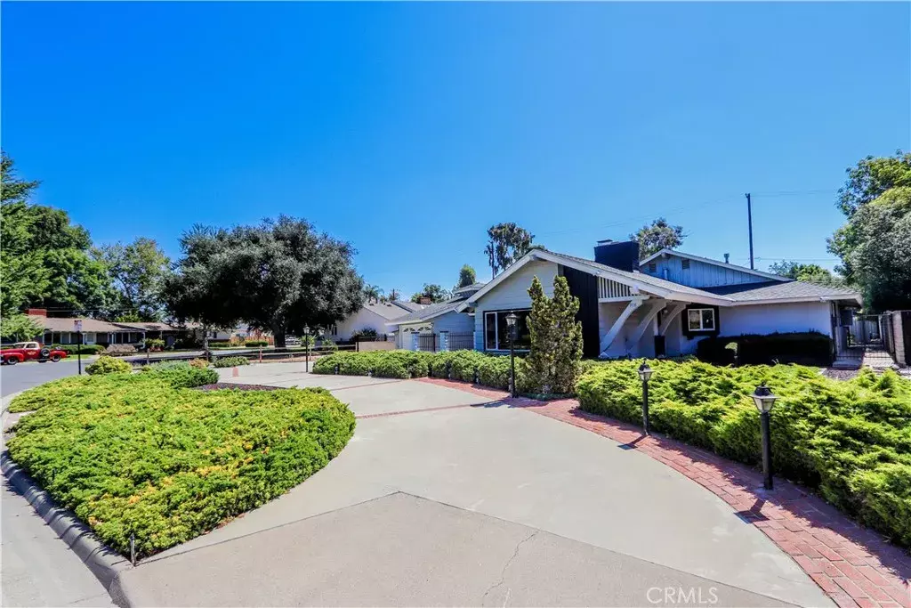 Santa Ana, CA 92706,916 W River Lane