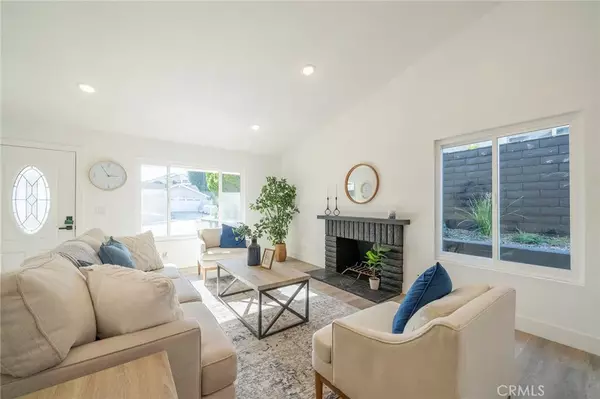 25552 Mackenzie Street, Laguna Hills, CA 92653