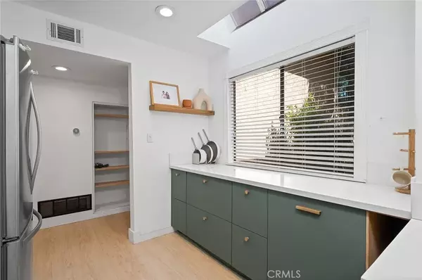 Lakewood, CA 90715,12750 Centralia Street #126