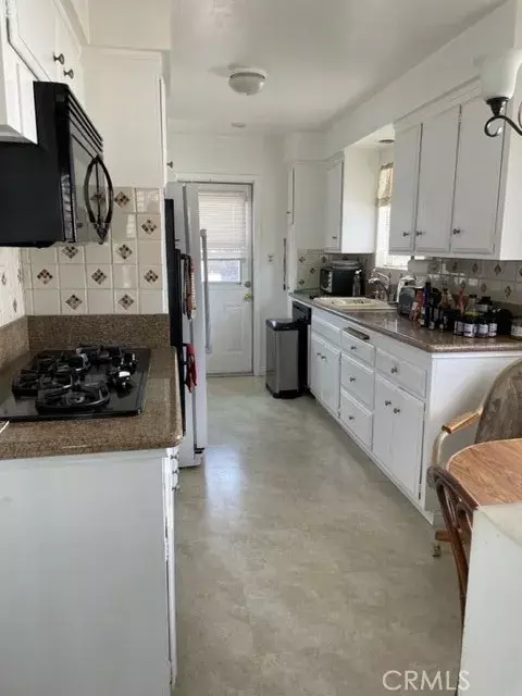 Hawthorne, CA 90250,14921 Fonthill Avenue