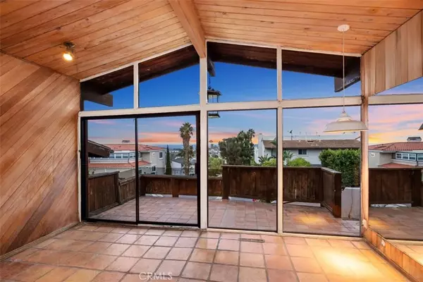 Dana Point, CA 92629,33902 Mariana Drive