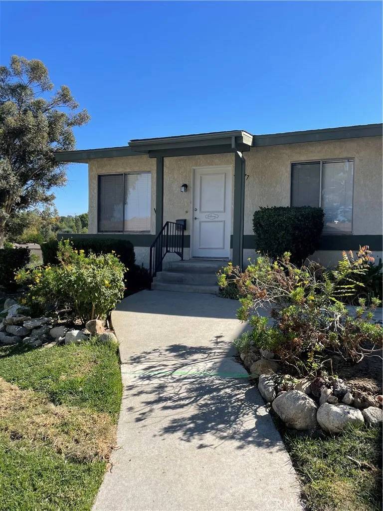 26377 Oak Highland Dr #A, Newhall, CA 91321