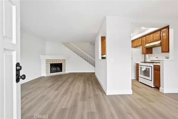 Irvine, CA 92620,49 Christamon South #17