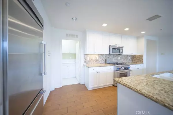 Irvine, CA 92618,59 Scarlet Bloom