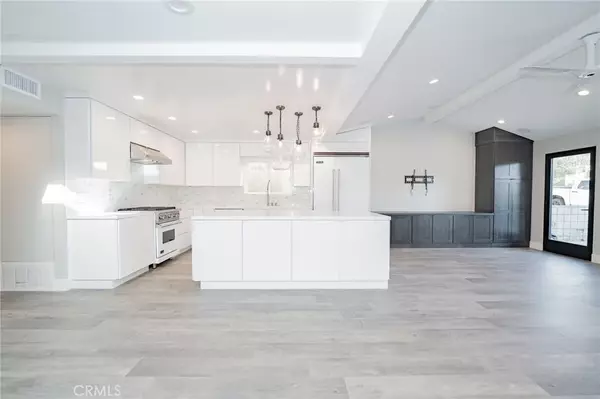 Corona Del Mar, CA 92625,713 Poinsettia Avenue