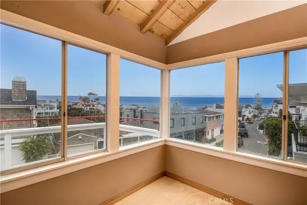 Corona Del Mar, CA 92625,336 Poppy Avenue