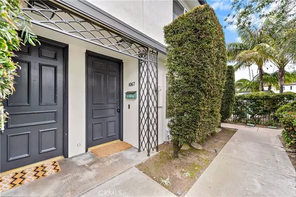 1067 Dover Dr,  Newport Beach,  CA 92660