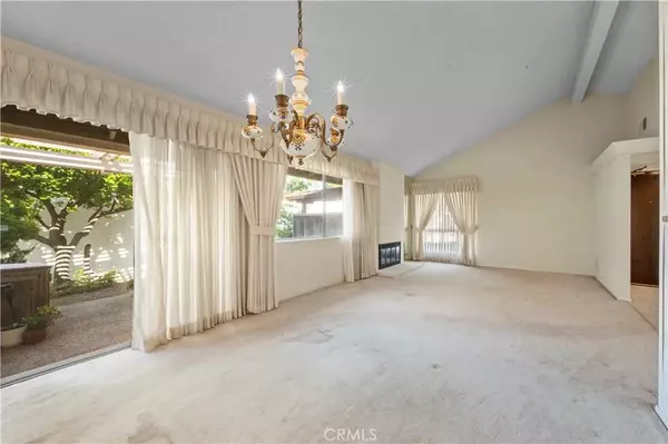 Anaheim Hills, CA 92807,6427 E Calle del Norte