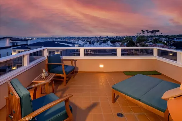 Corona Del Mar, CA 92625,302 Carnation Avenue