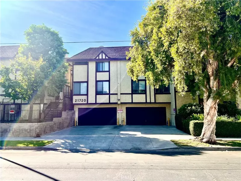 21720 Hart Street #8, Canoga Park, CA 91303