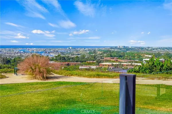 Corona Del Mar, CA 92625,23 Beachcomber