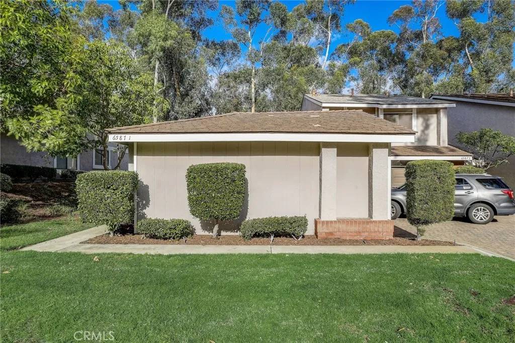 6587 E Camino #1, Anaheim Hills, CA 92807