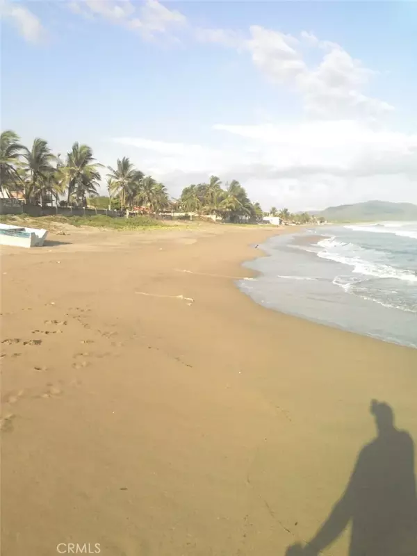 Outside Area (outside Ca), 48869,12 Perla