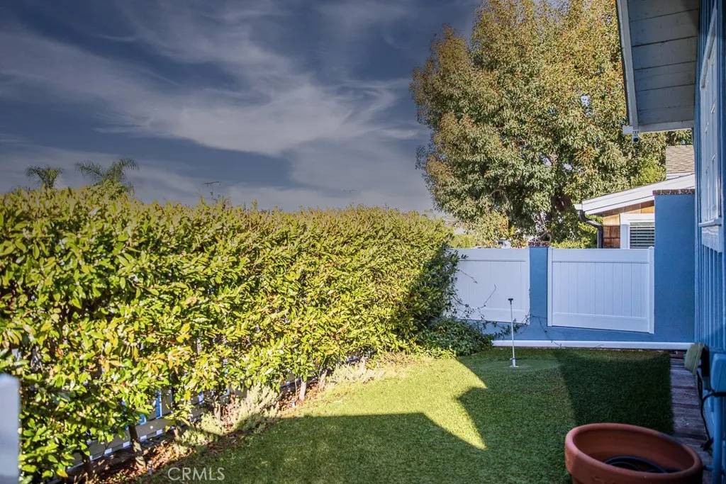 Laguna Beach, CA 92651,1086 Glenneyre Street
