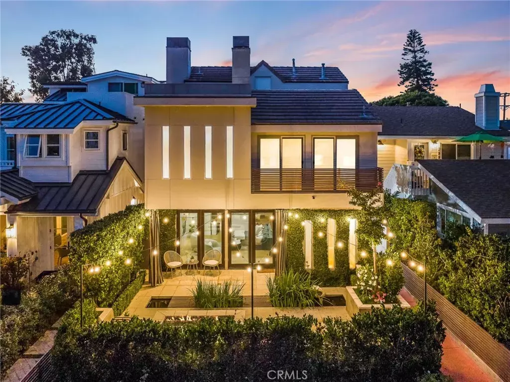 Corona Del Mar, CA 92625,505 Poinsettia Avenue