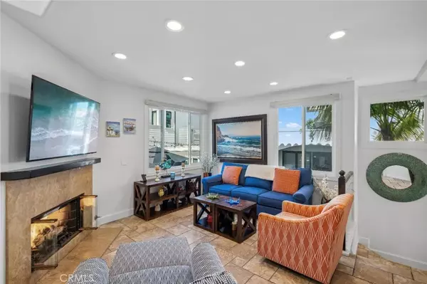 Corona Del Mar, CA 92625,410 Goldenrod Avenue #B