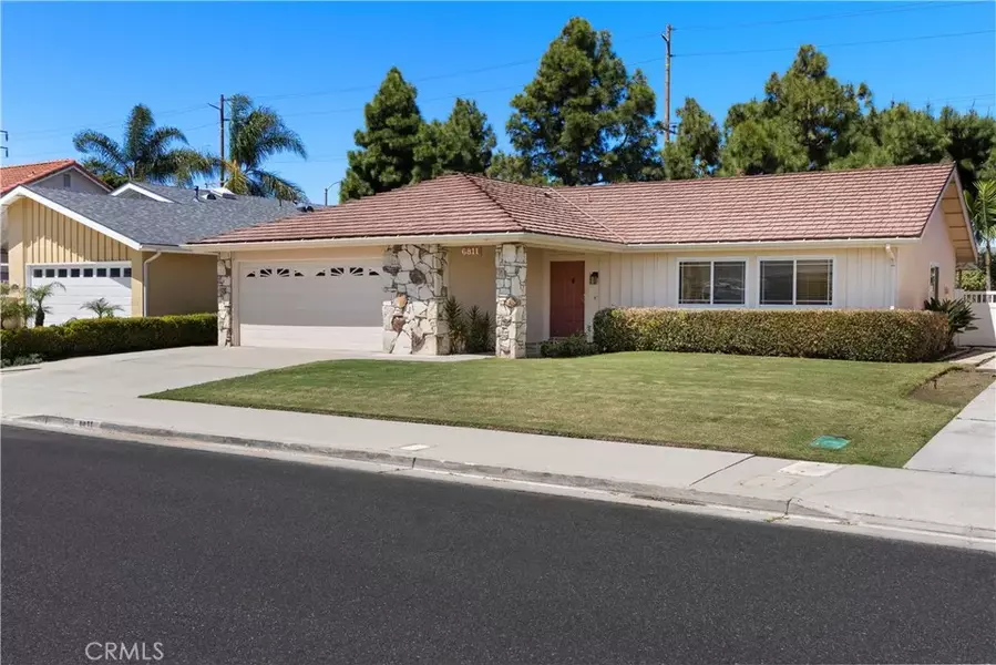6811 RED COACH DR, Huntington Beach, CA 92647