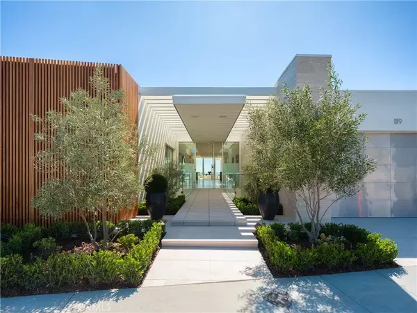 Corona Del Mar, CA 92625,1119 Dolphin