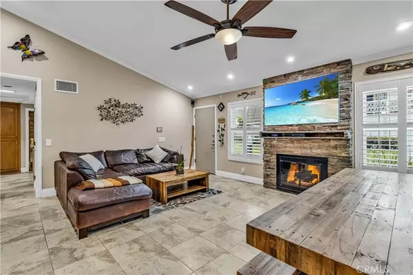 Westminster, CA 92683,9052 Wallingsford Lane #10