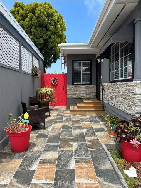 Newport Beach, CA 92660,100 Yorktown