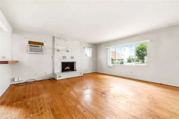 Lakewood, CA 90715,11868 209th Street