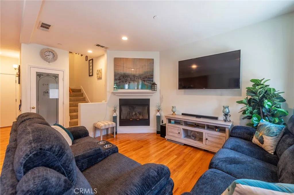 637 S Grand Avenue #4, San Pedro, CA 90731