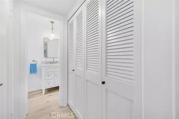 Newport Beach, CA 92660,28 Canyon Island Drive #28