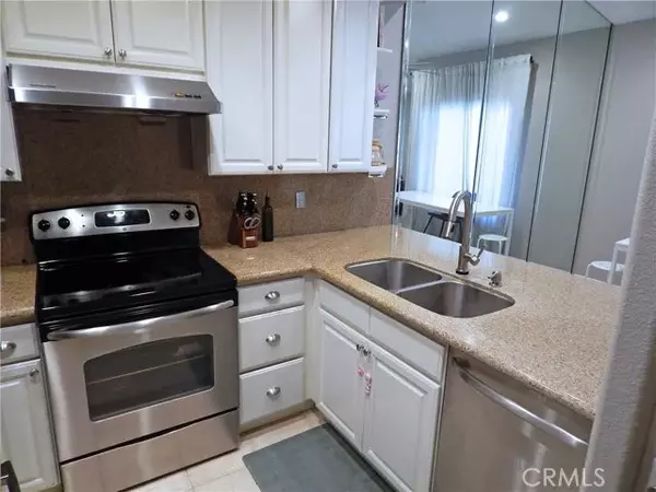 Tustin, CA 92782,2960 Champion Way #809