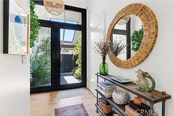 Newport Beach, CA 92660,310 Encina