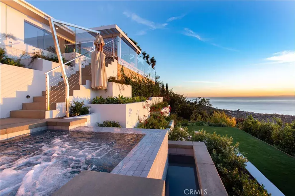 Laguna Beach, CA 92651,2975 Zell Drive