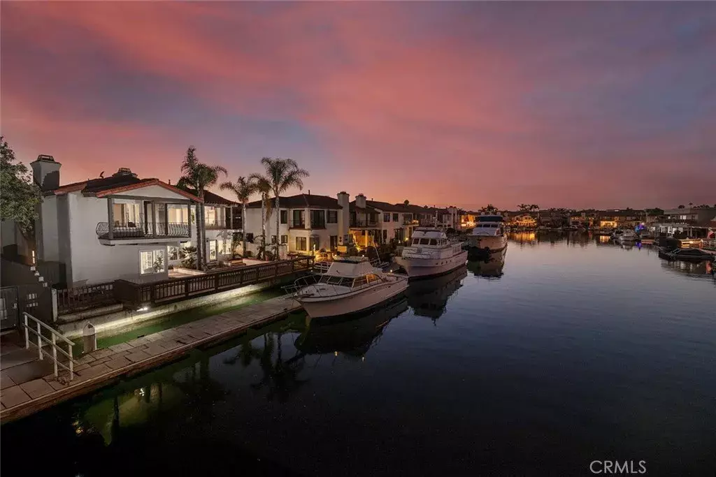 Huntington Beach, CA 92649,16592 Grimaud Lane